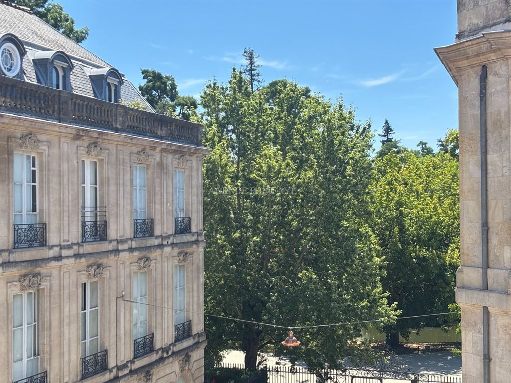 apartment 6 rooms for rent on BORDEAUX (33000)