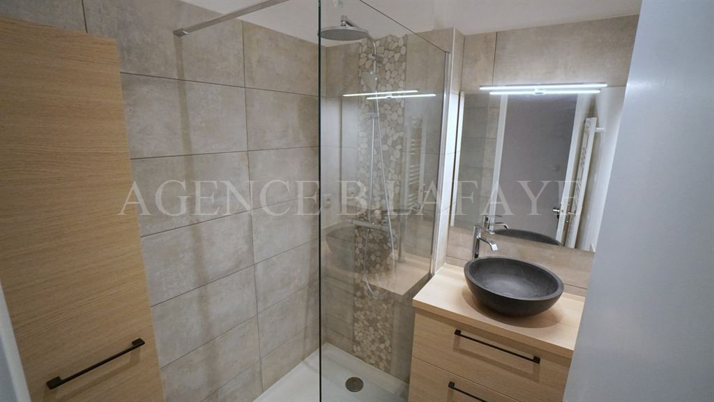 apartment 3 rooms for rent on BORDEAUX (33000)