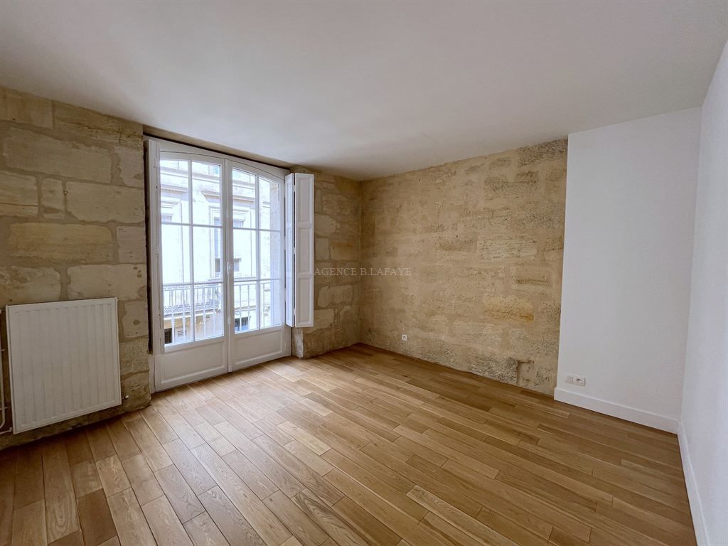 apartment 6 rooms for rent on BORDEAUX (33000)