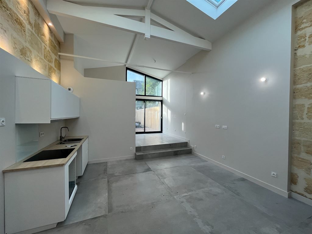 house 2 rooms for rent on BORDEAUX (33000)