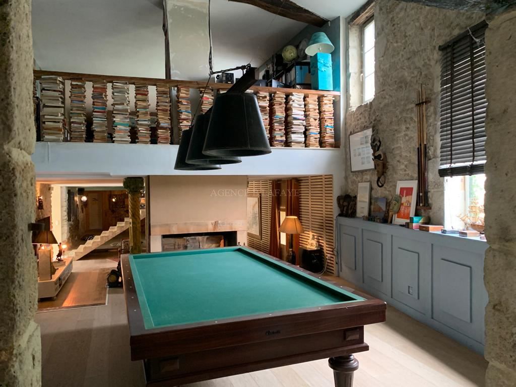 property 20 rooms for sale on BORDEAUX (33000)