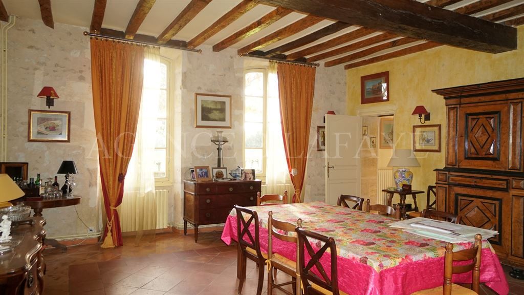 property 12 rooms for sale on BORDEAUX (33000)