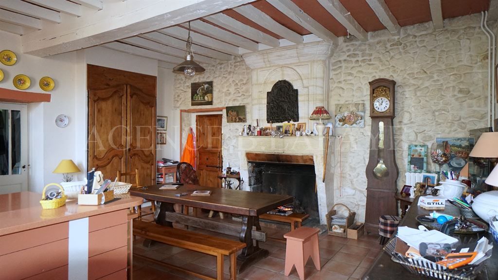 property 12 rooms for sale on BORDEAUX (33000)