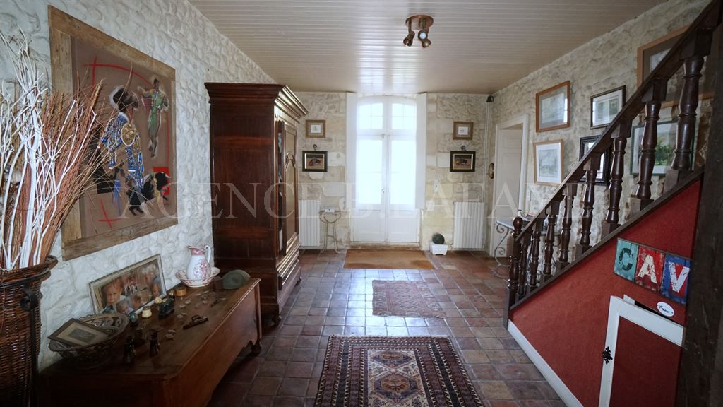 property 12 rooms for sale on BORDEAUX (33000)
