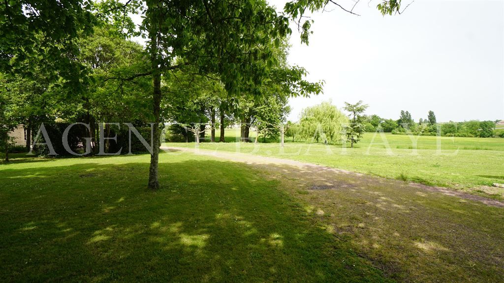 property 12 rooms for sale on BORDEAUX (33000)