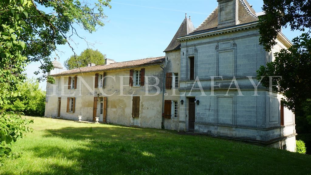 property 19 rooms for sale on BORDEAUX (33000)