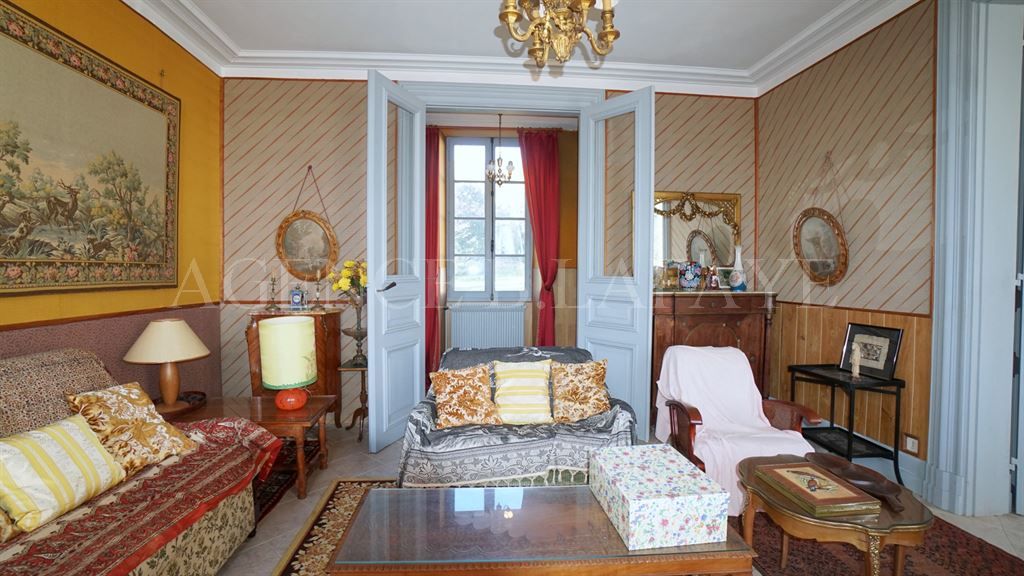 property 19 rooms for sale on BORDEAUX (33000)