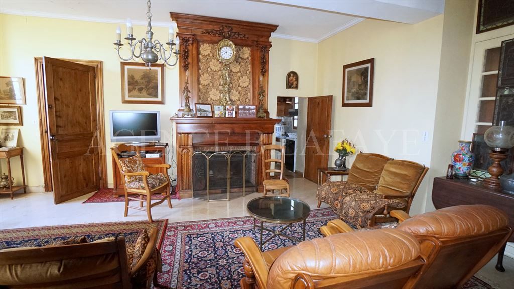 property 19 rooms for sale on BORDEAUX (33000)
