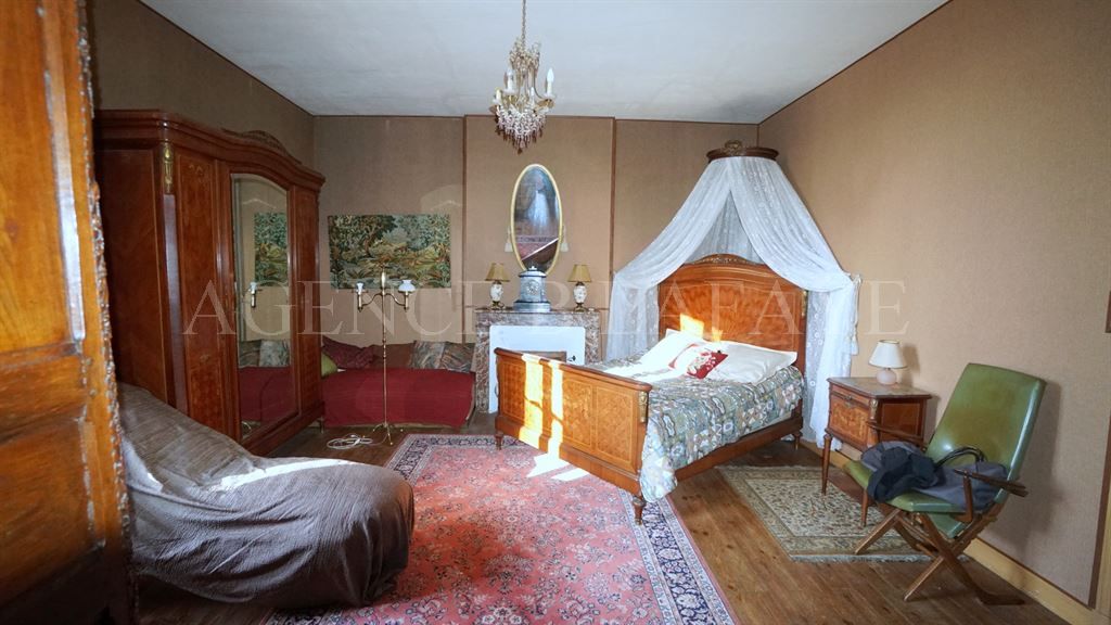 property 19 rooms for sale on BORDEAUX (33000)