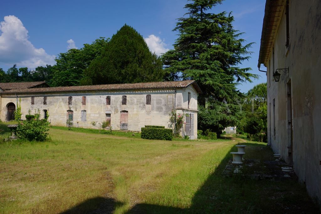 property 19 rooms for sale on BORDEAUX (33000)