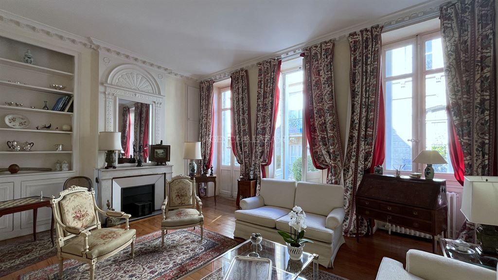 house 7 rooms for sale on BORDEAUX (33000) house 7 rooms for sale on BORDEAUX (33000)