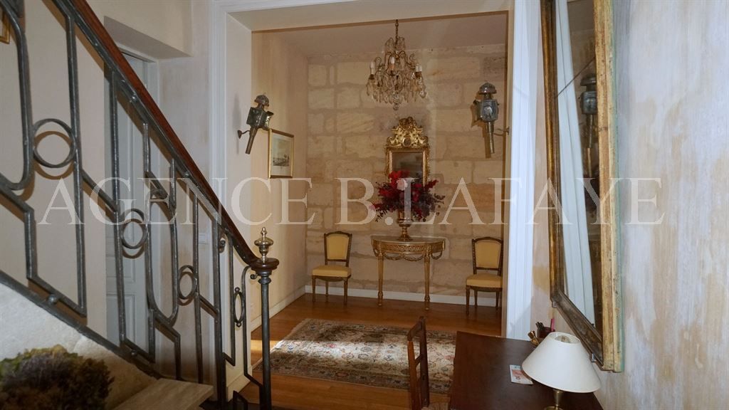 house 7 rooms for sale on BORDEAUX (33000)