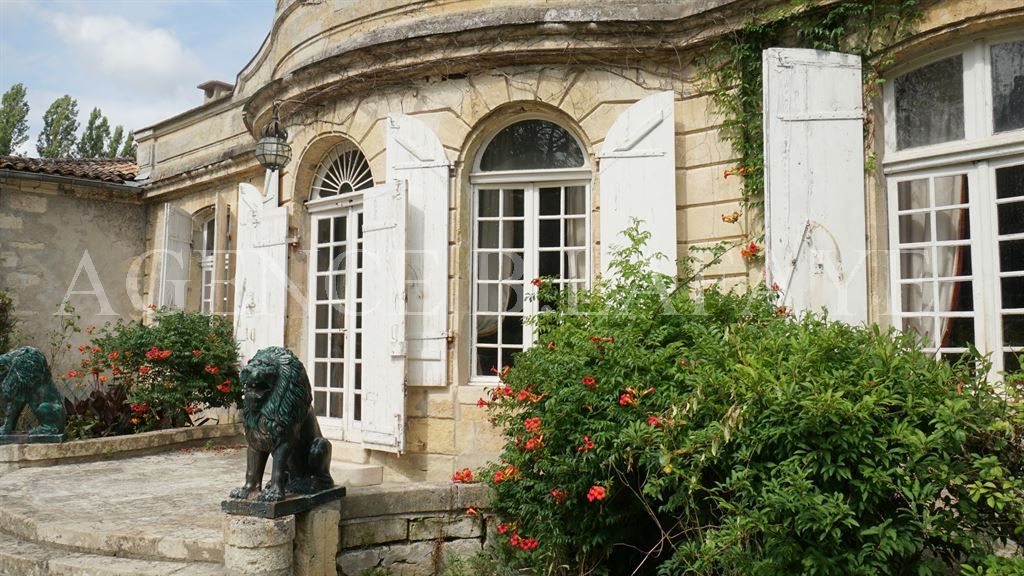 property 13 rooms for sale on BORDEAUX (33000)
