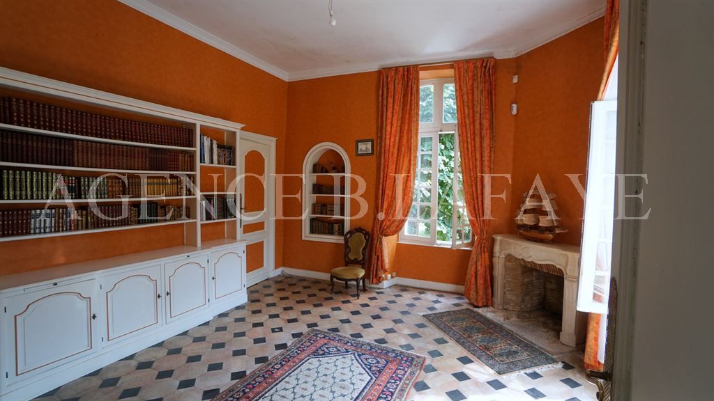 property 13 rooms for sale on BORDEAUX (33000)