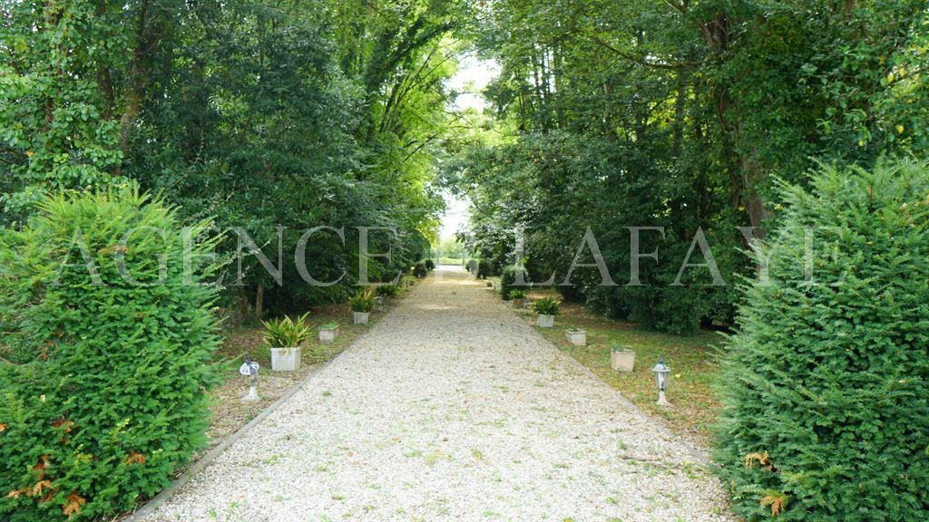 property 13 rooms for sale on BORDEAUX (33000)