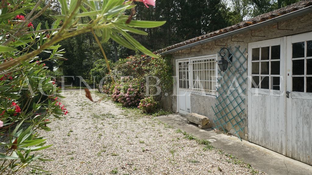 property 13 rooms for sale on BORDEAUX (33000)