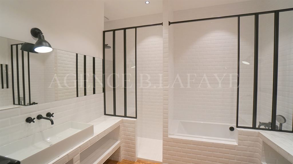 house 10 rooms for rent on BORDEAUX (33000)