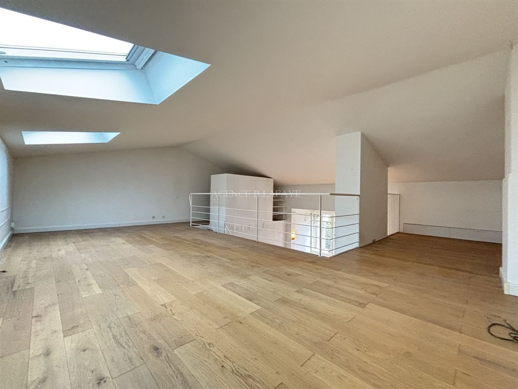 house 4 rooms for rent on TALENCE (33400)