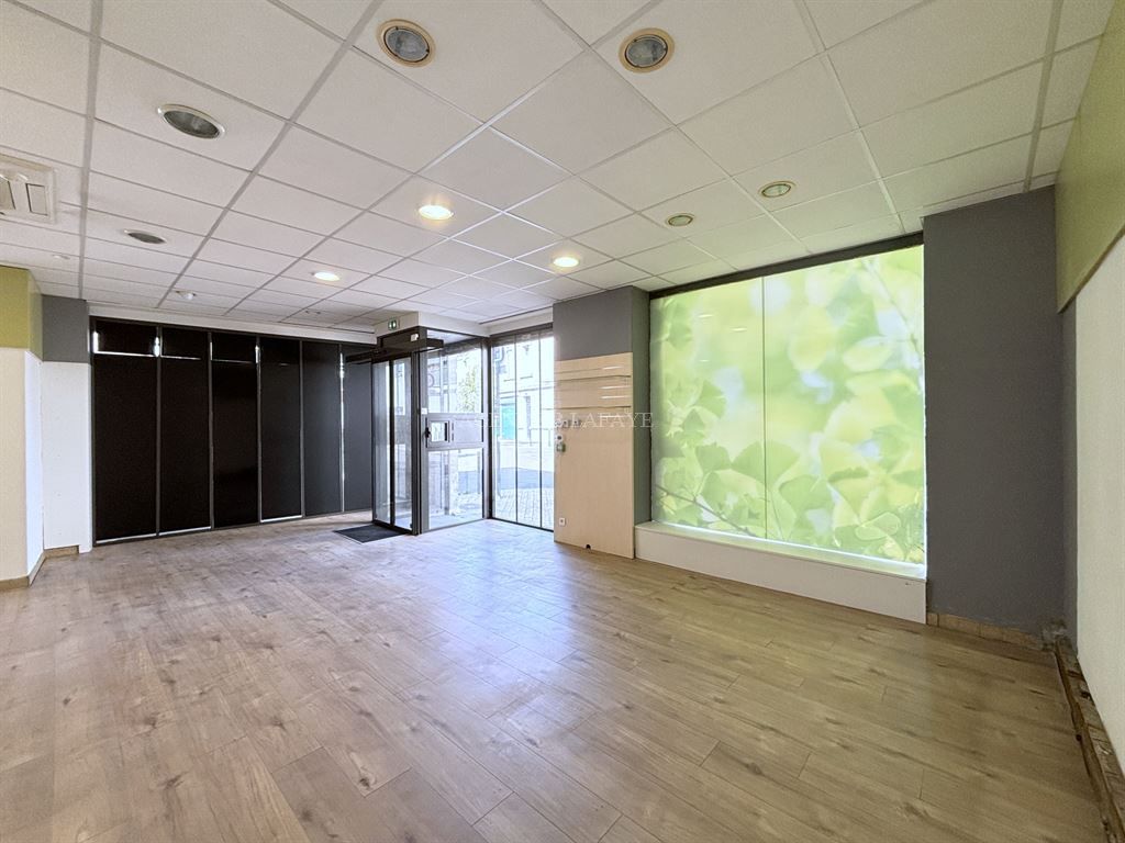 commercial local for rent on BORDEAUX (33800)