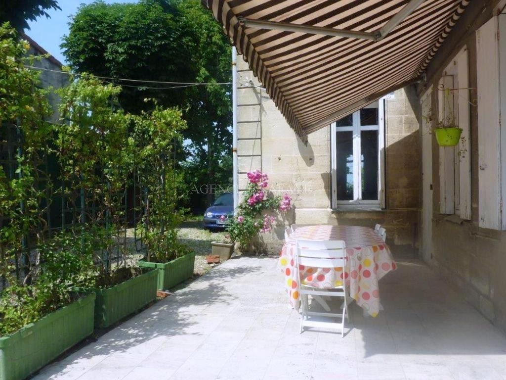 mansion 13 rooms for sale on BORDEAUX (33000)