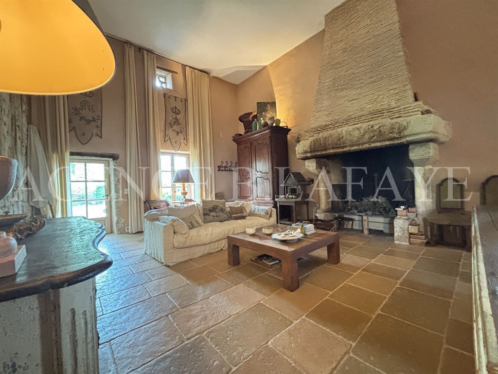property 6 rooms for sale on BORDEAUX (33000)