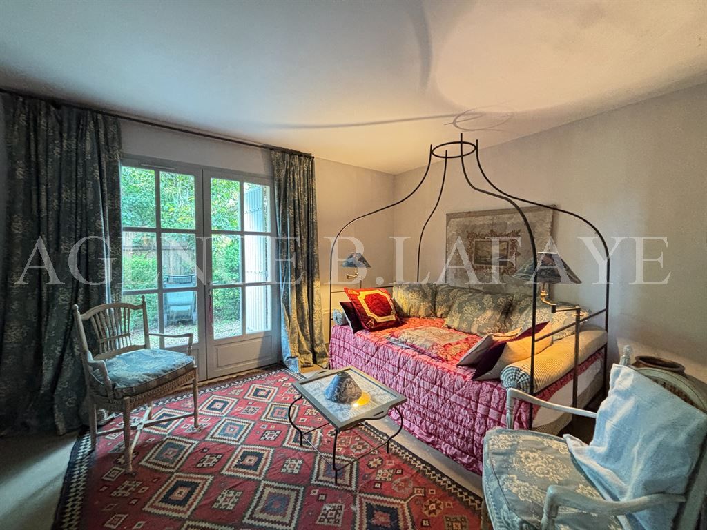 property 6 rooms for sale on BORDEAUX (33000)