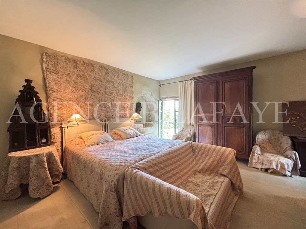 property 6 rooms for sale on BORDEAUX (33000)