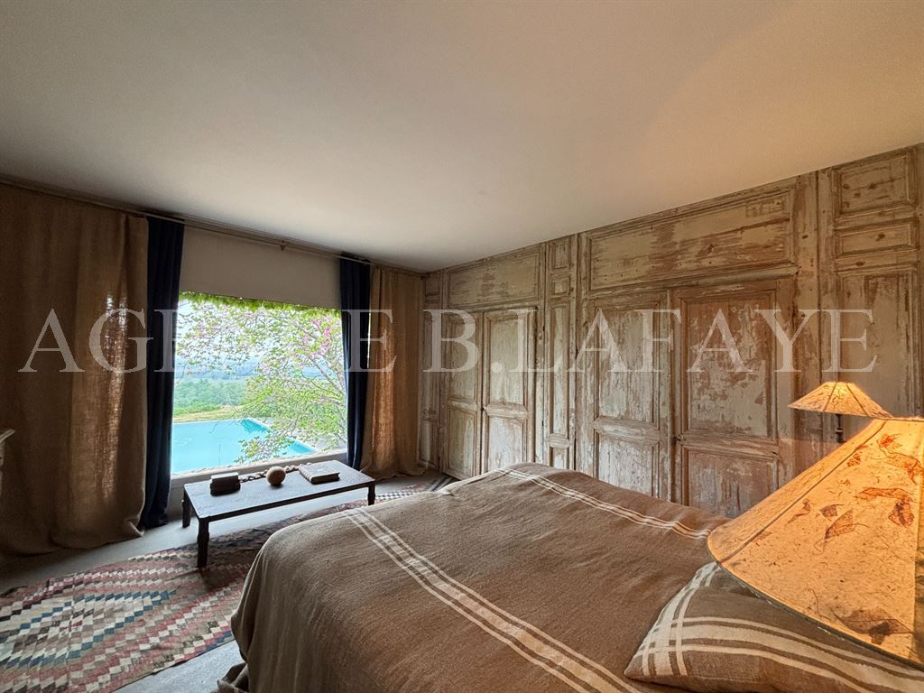 property 6 rooms for sale on BORDEAUX (33000)