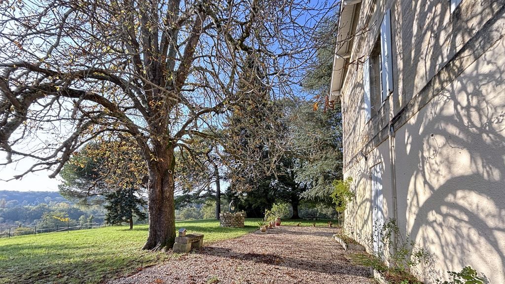 property 9 rooms for sale on BORDEAUX (33000)