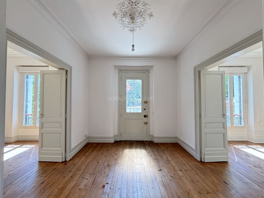 house 9 rooms for rent on BORDEAUX (33000)
