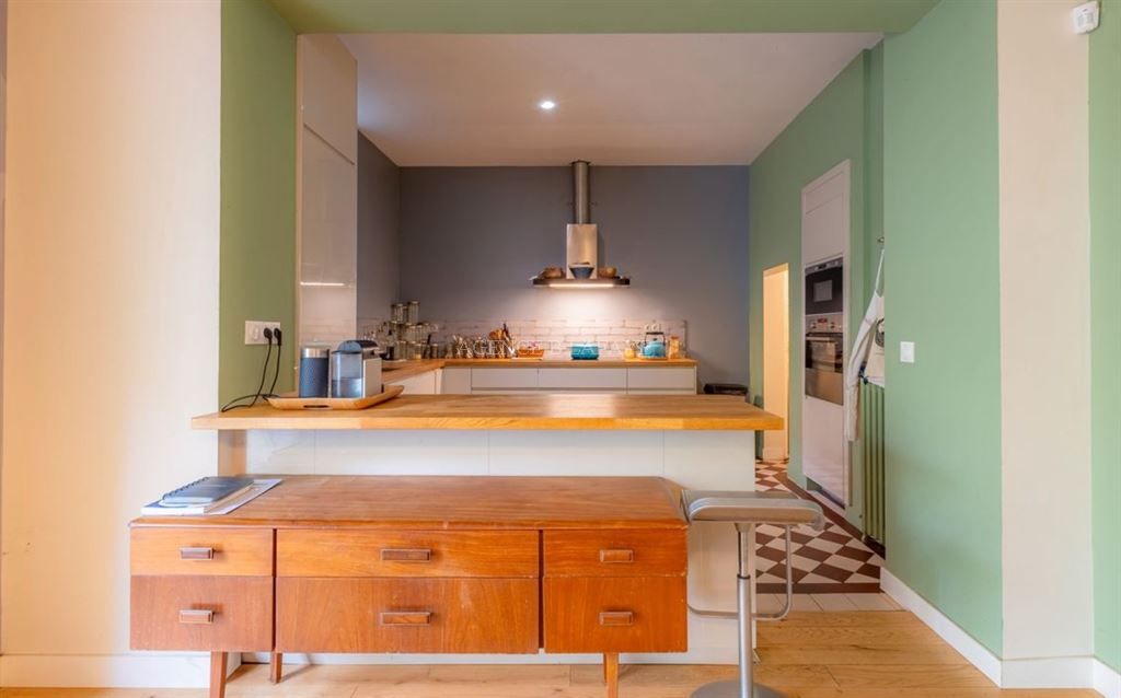 house 6 rooms for sale on BORDEAUX (33000)