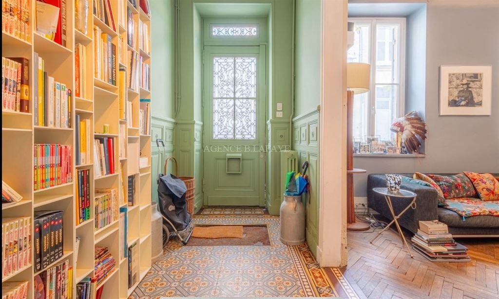 house 6 rooms for sale on BORDEAUX (33000)