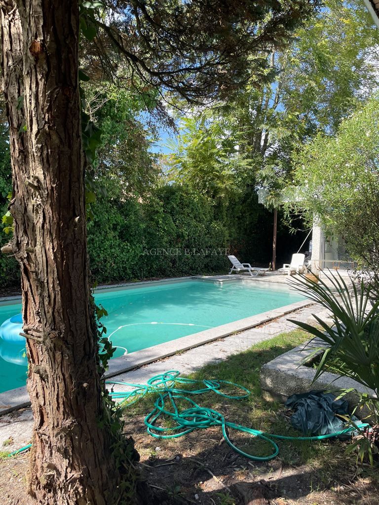 house 8 rooms for sale on BORDEAUX (33200)