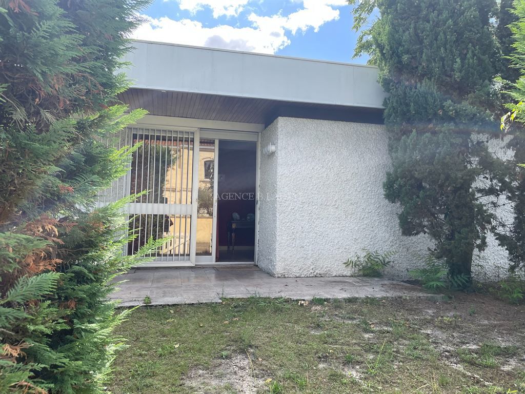house 8 rooms for sale on BORDEAUX (33200)
