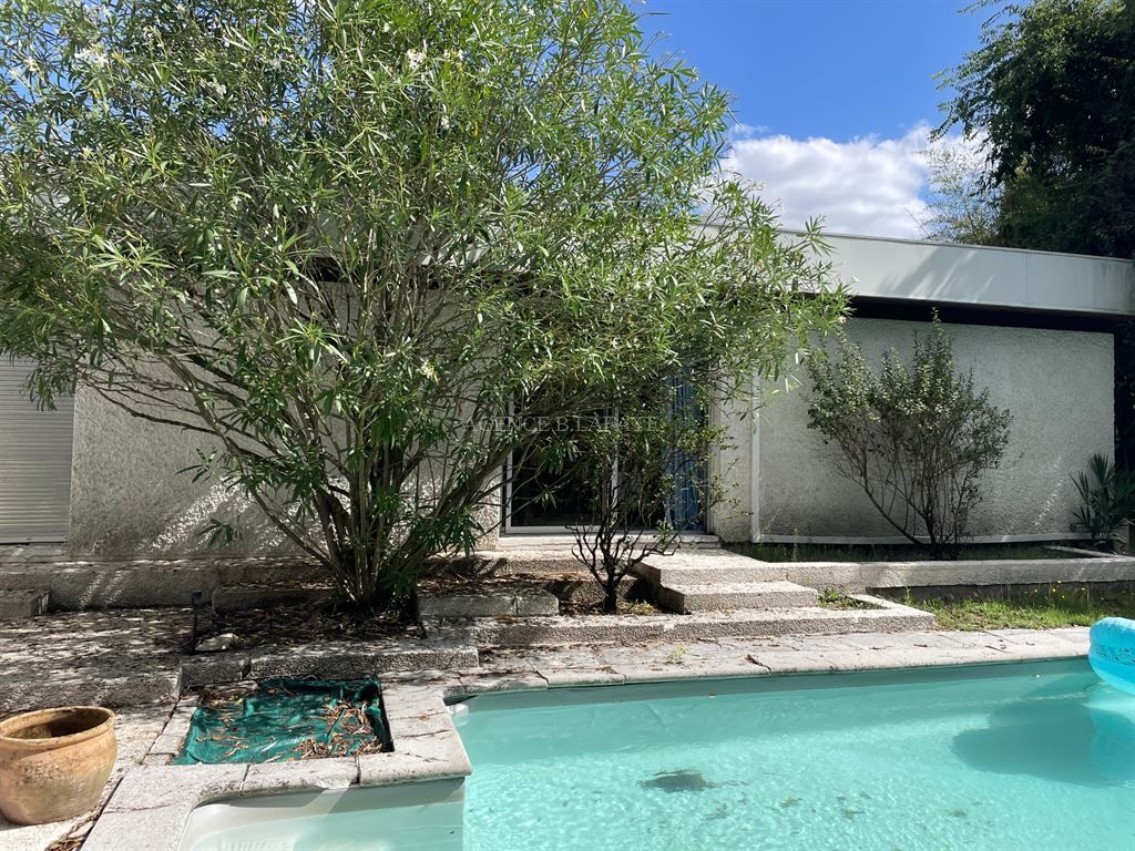 house 8 rooms for sale on BORDEAUX (33200)