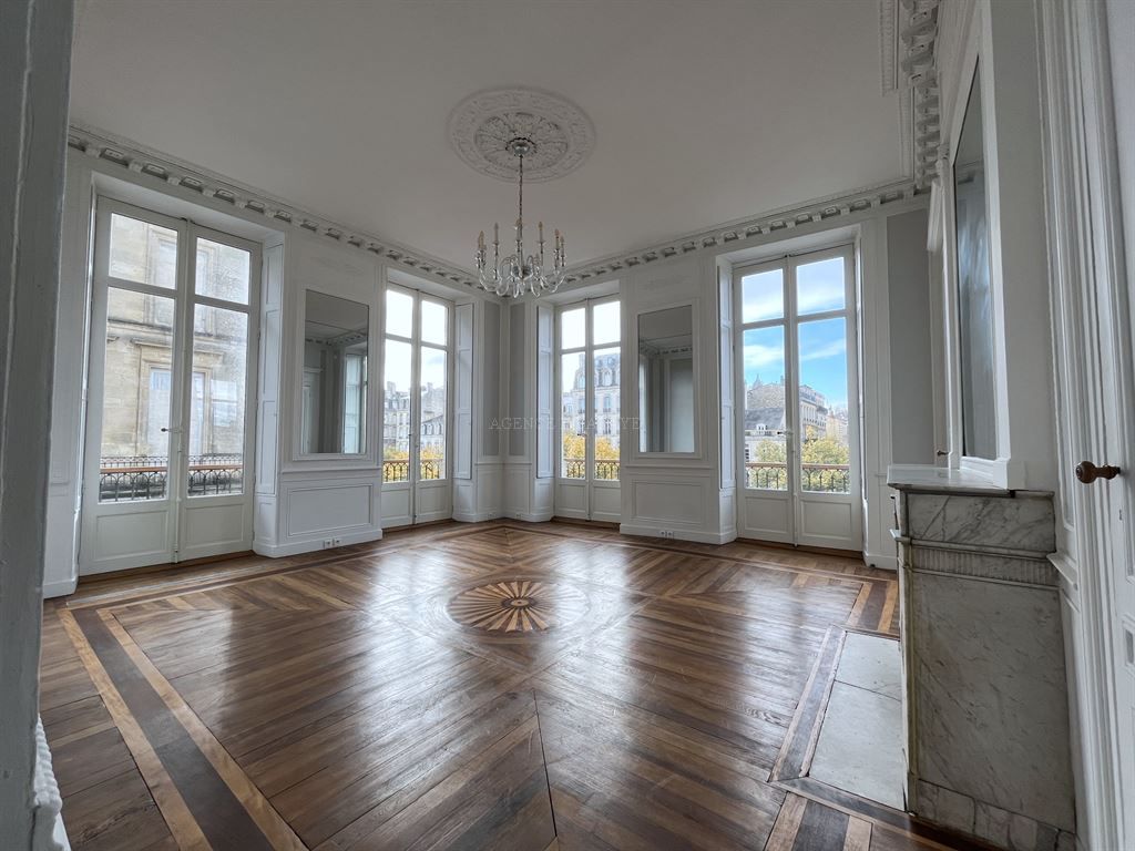 apartment 7 rooms for rent on BORDEAUX (33000)
