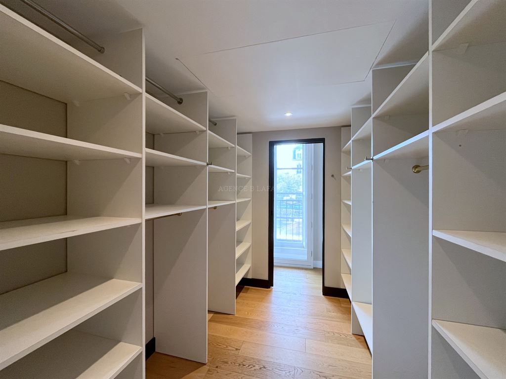 apartment 7 rooms for rent on BORDEAUX (33000)