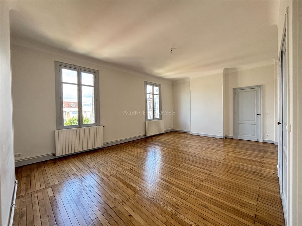 apartment 4 rooms for rent on BORDEAUX (33000)