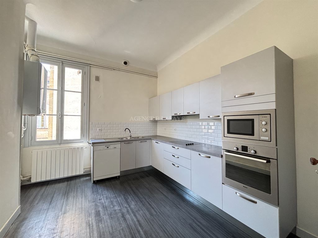 apartment 4 rooms for rent on BORDEAUX (33000)