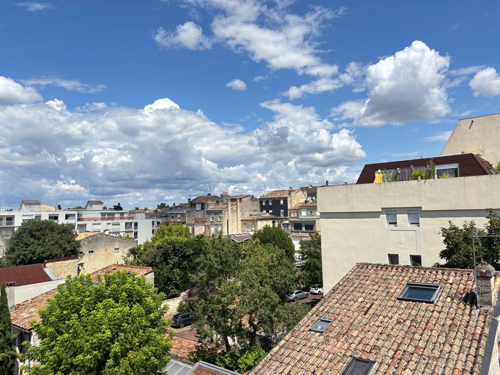 apartment 4 rooms for rent on BORDEAUX (33000)