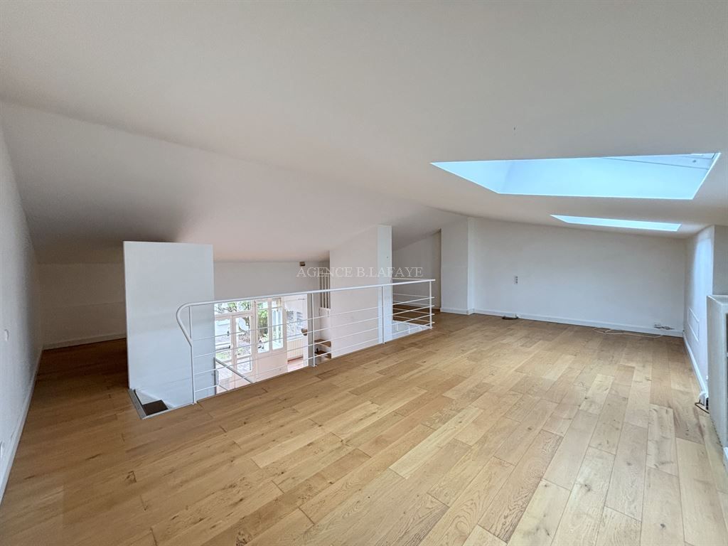 house 4 rooms for rent on BORDEAUX (33000)