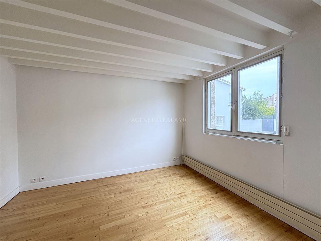 house 4 rooms for rent on BORDEAUX (33000)