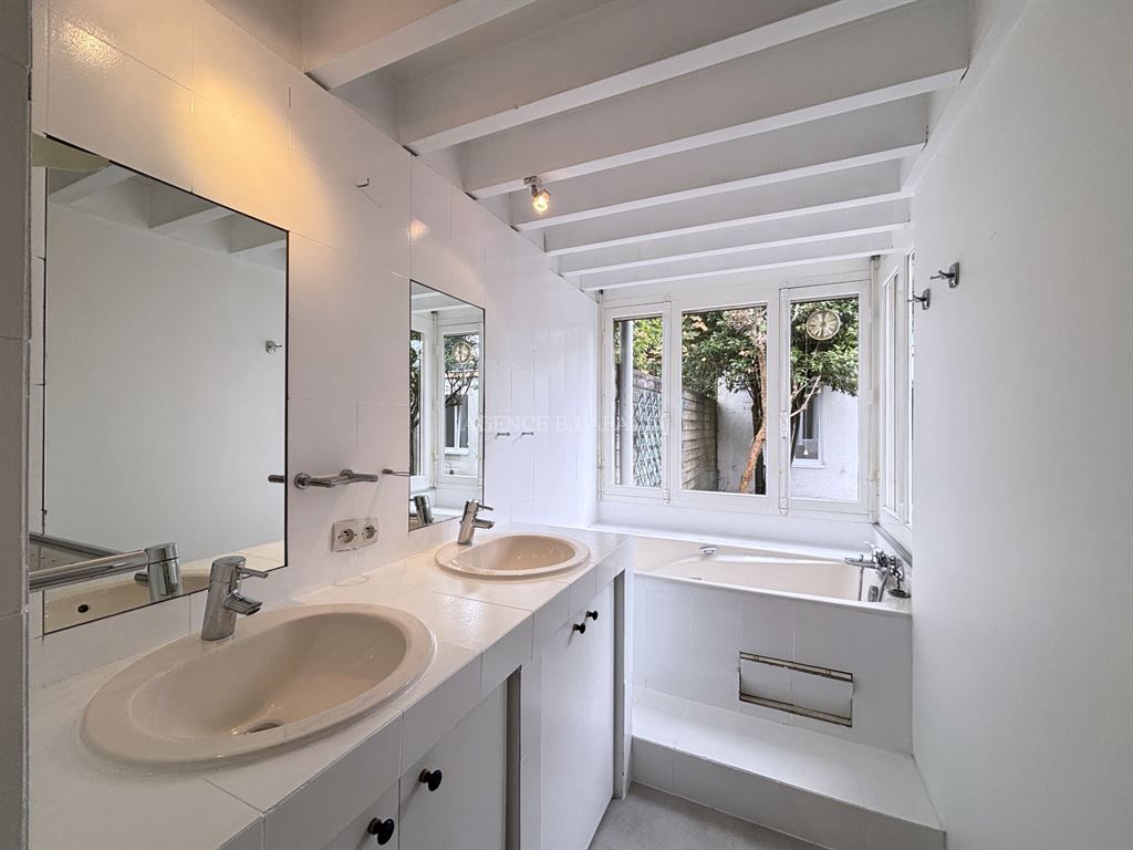 house 4 rooms for rent on BORDEAUX (33000)