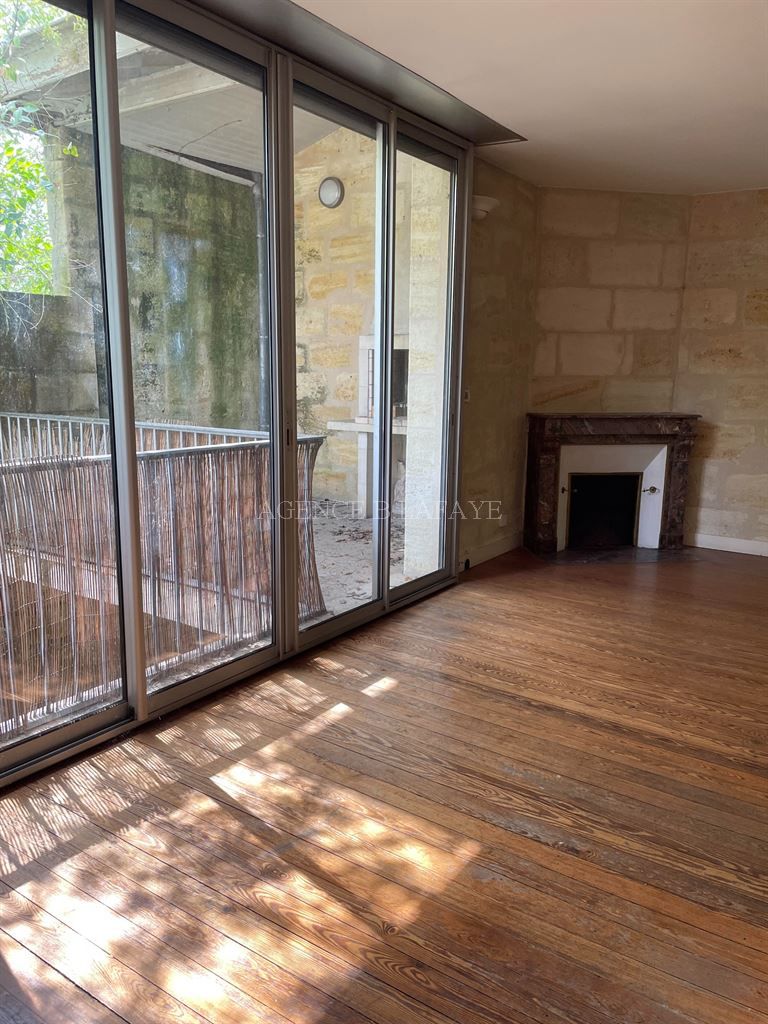 house 6 rooms for sale on BORDEAUX (33000)