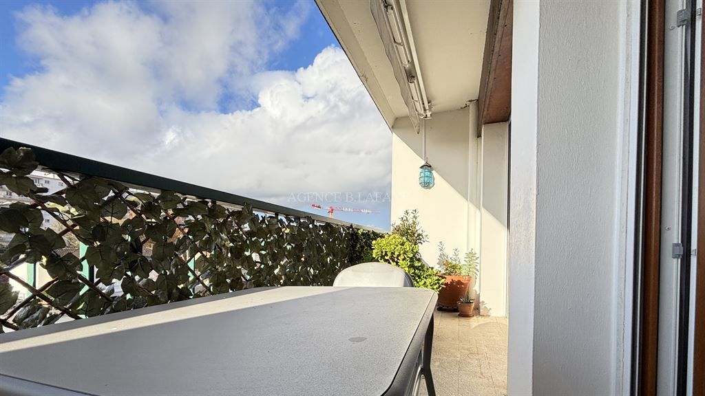 apartment 3 rooms for rent on BORDEAUX (33200)