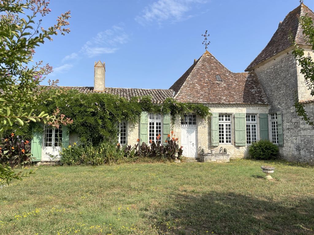 property 25 rooms for sale on BORDEAUX (33000)