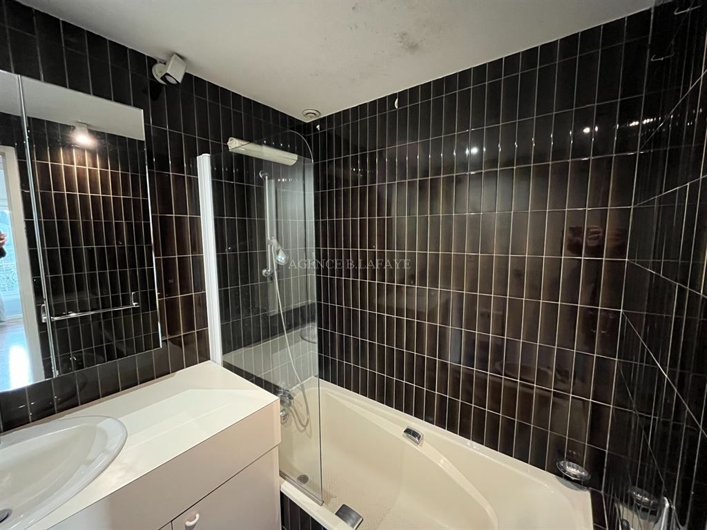 apartment 3 rooms for rent on BORDEAUX (33000)