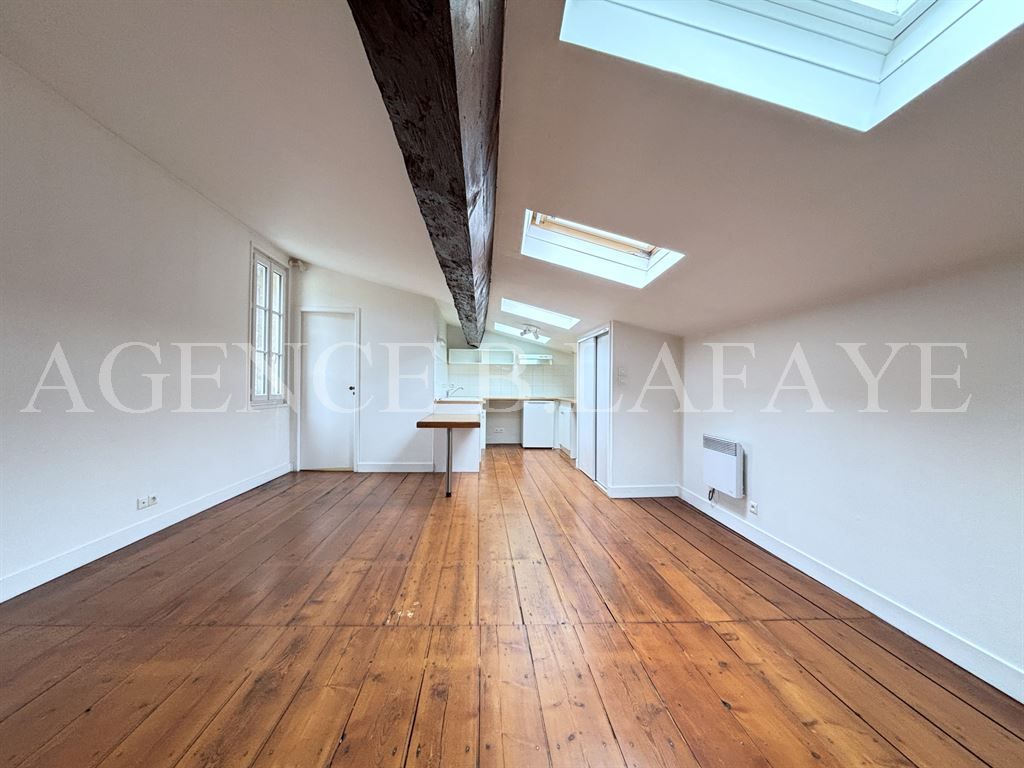 studio for rent on BORDEAUX (33000)