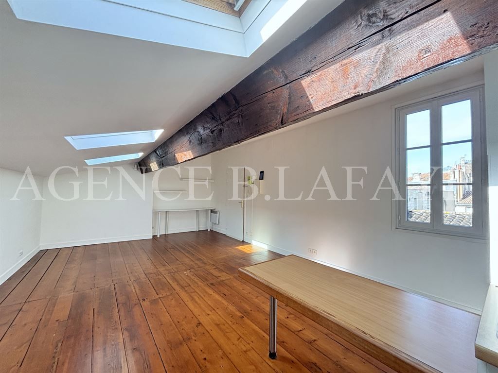 studio for rent on BORDEAUX (33000)