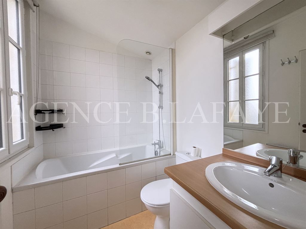 studio for rent on BORDEAUX (33000)